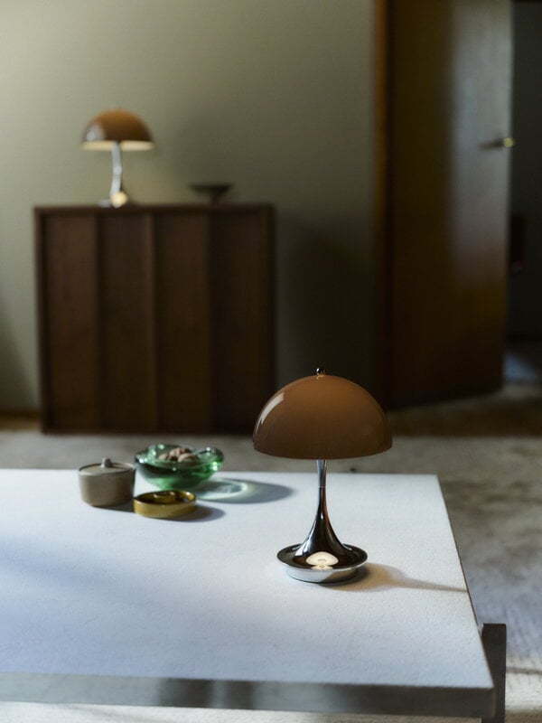 Louis Poulsen Panthella The Originals 160 Portable V3 table lamp, opal brown - chrome, decoration image