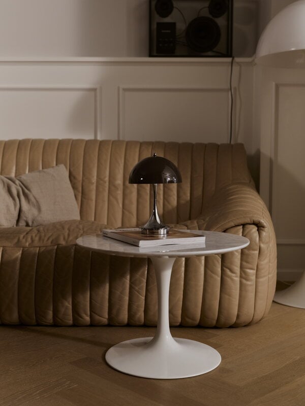 Louis Poulsen Panthella The Originals 160 Portable V3 table lamp, opal brown - chrome, decoration image