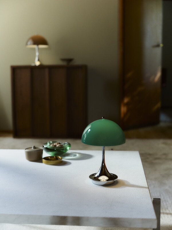 Louis Poulsen Panthella The Originals 160 Portable V3 table lamp, opal green - chrome, decoration image