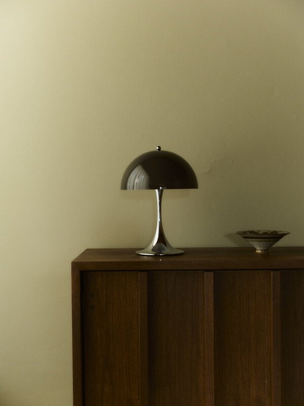 Louis Poulsen Panthella The Originals 250 Portable table lamp, opal brown - chrome, decoration image