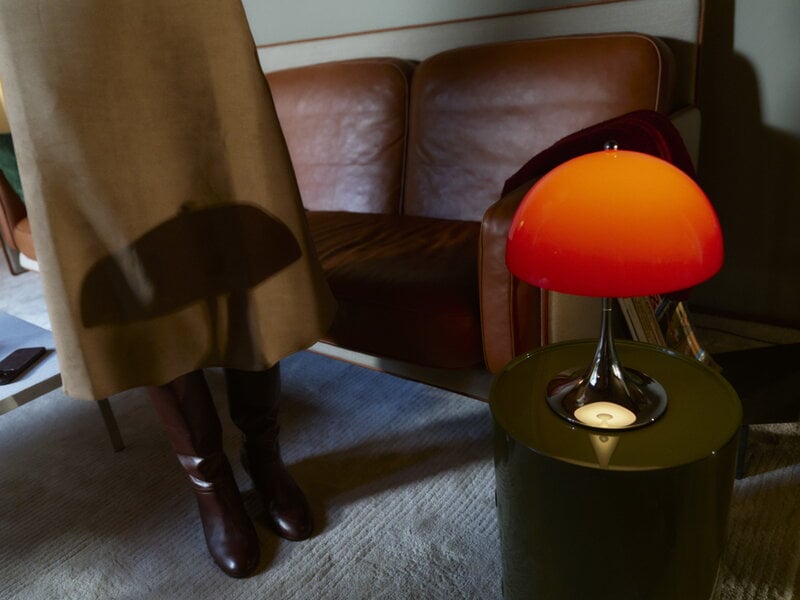 Louis Poulsen Panthella The Originals 250 Portable table lamp, opal red - chrome, decoration image
