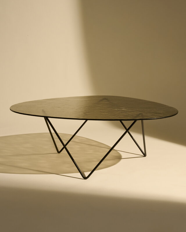 GUBI Pedrera coffee table, black - smoke structured glass, decoration image