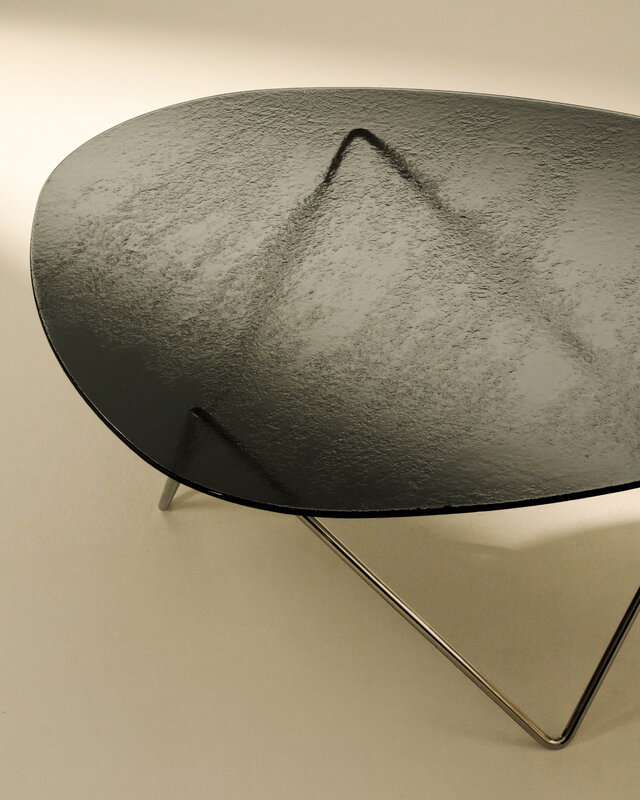 GUBI Pedrera coffee table, chrome - smoke structured glass, decoration image