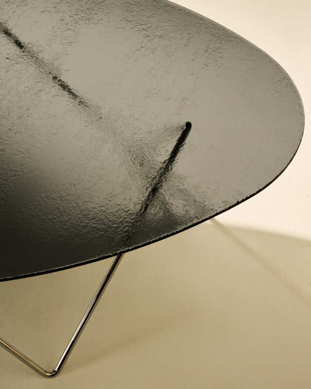 GUBI Pedrera coffee table, chrome - smoke structured glass, decoration image