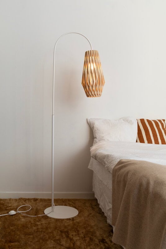 Pilke Lights Pilke Signature 20/42 floor lamp, white - birch, decoration image