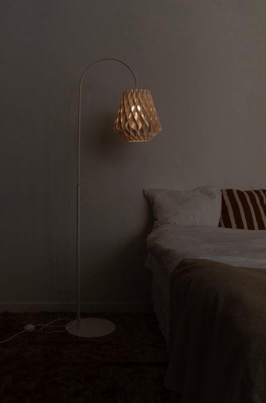 Pilke Lights Pilke Signature 28 floor lamp, white - birch, decoration image
