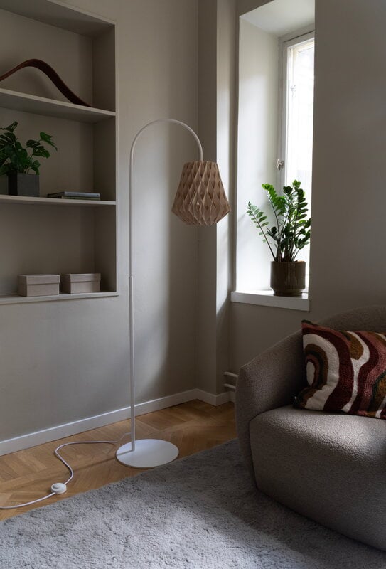 Pilke Lights Pilke Signature 28 floor lamp, white - birch, decoration image