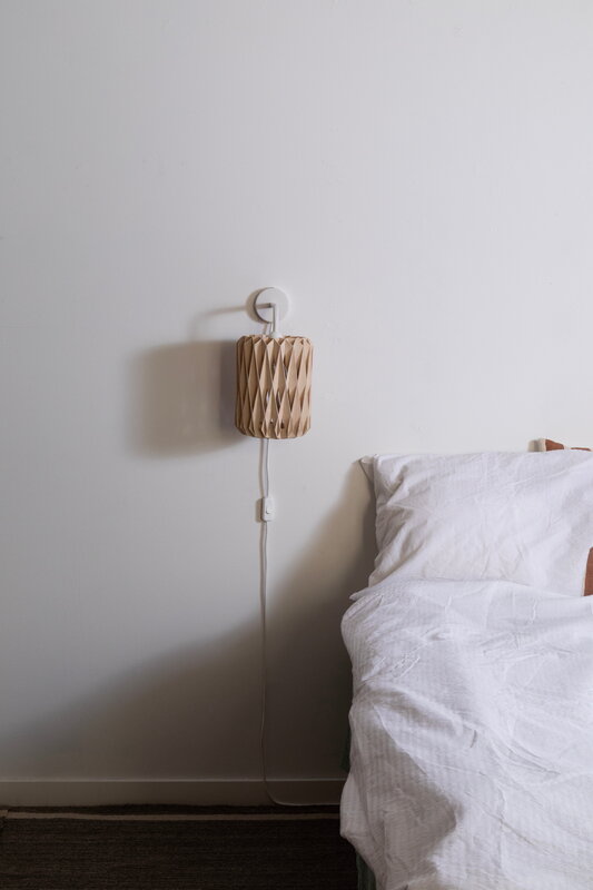 Pilke Lights Pilke Signature 18 varrellinen seinävalaisin, koivu, sisustuskuva