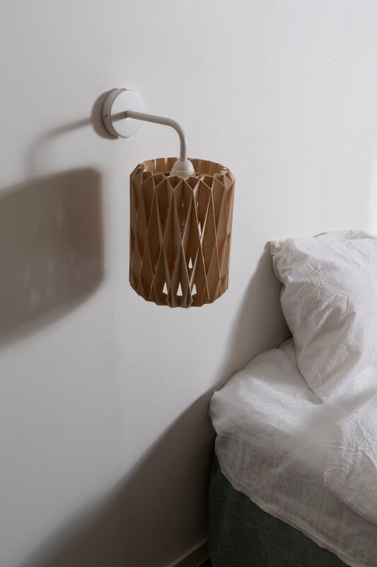 Pilke Lights Pilke Signature 18 varrellinen seinävalaisin, koivu, sisustuskuva
