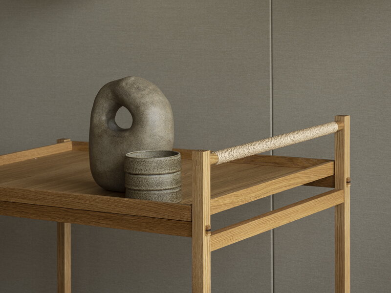 Karimoku Case N-T01 trolley, lacquered oak, decoration image