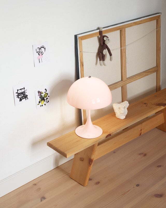 Louis Poulsen Lampe de table portable Panthella 250, opale rose pâle, image décorative