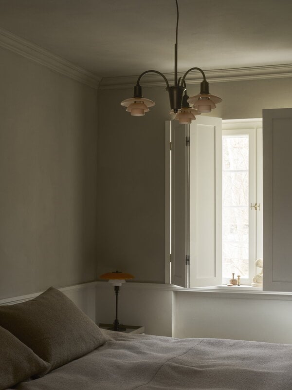 Louis Poulsen PH 1/1 Chandelier 3, Centenary Edition, gealtertes Messing - Terrakotta, dekorationsbild