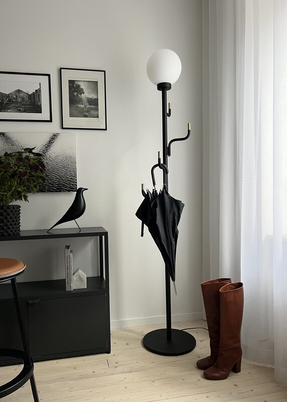 Swedish Ninja Big Darling floor lamp, ninja black, decoration image