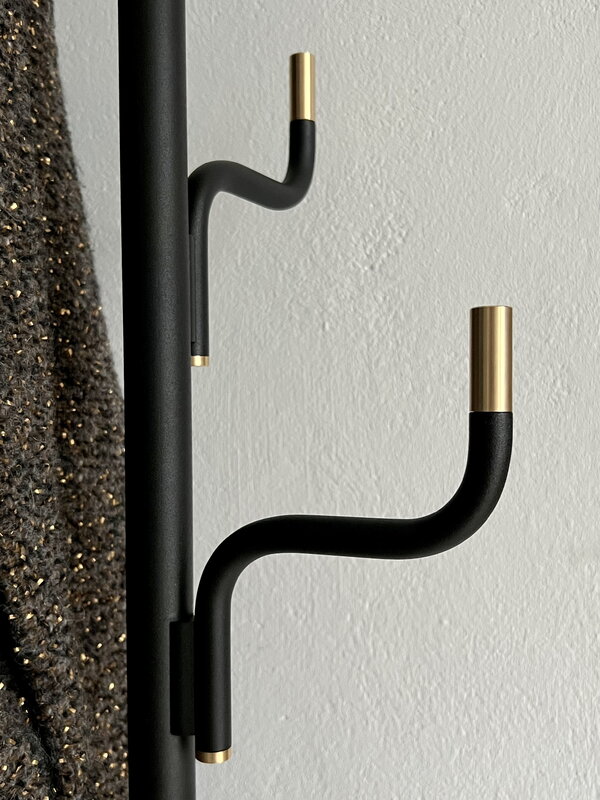 Swedish Ninja Big Darling floor lamp, ninja black, decoration image