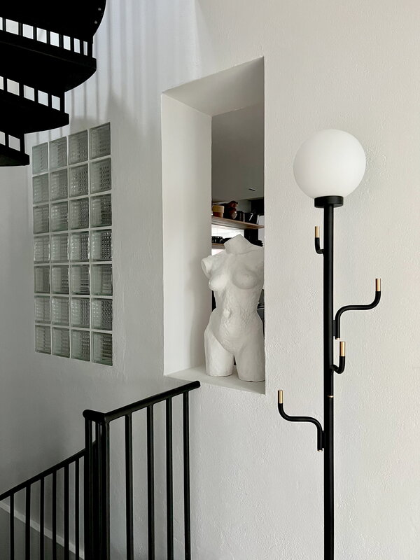 Swedish Ninja Big Darling floor lamp, ninja black, decoration image