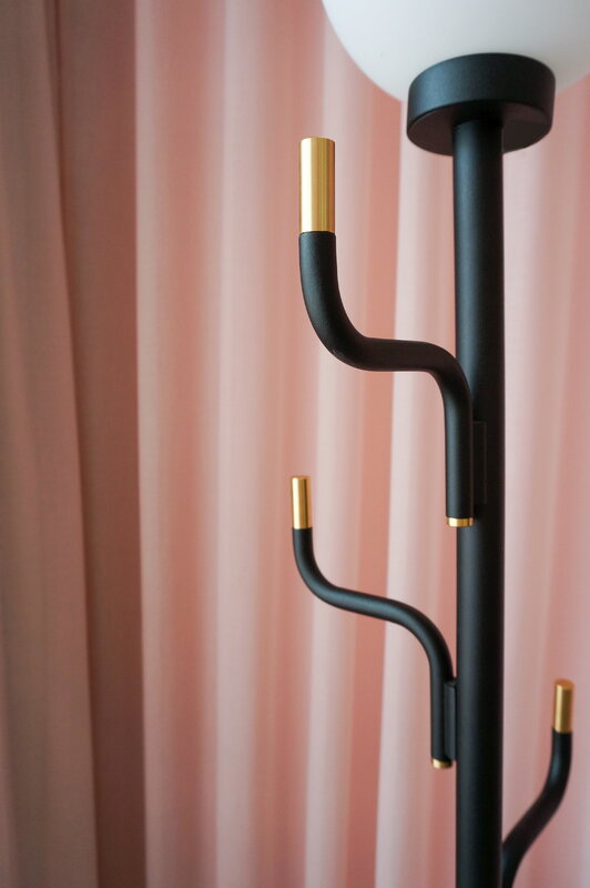 Swedish Ninja Big Darling floor lamp, ninja black, decoration image
