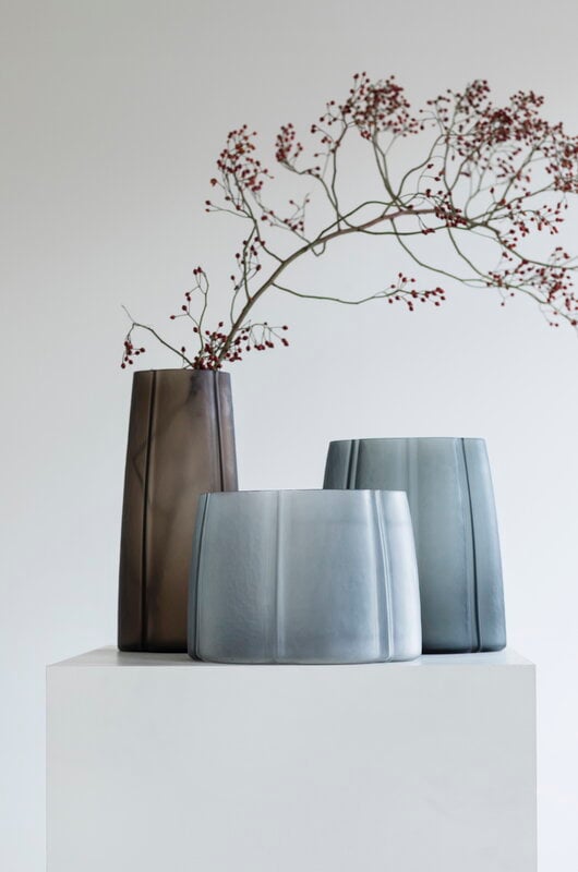 Serax Shapes 03 vase, dark grey, decoration image