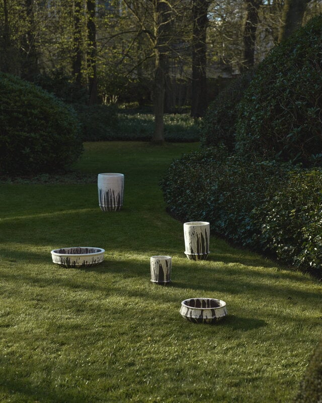 Serax Dune 02 planter bowl, L, off-white - dark brown, decoration image