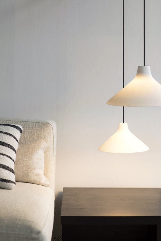 Serax Lampada a sospensione Seam, L, bianco, immagine decorativa