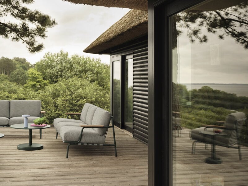 Muuto Settle Outdoor Sofa, 3-Sitzer, Ribbed Weave 2 - dunkelgrün, dekorationsbild