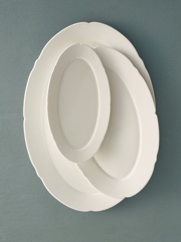 Serax Silhouette oval plate, L, 30 cm, white, decoration image