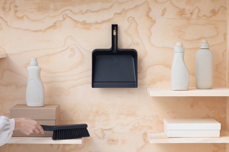 Brabantia SinkSide dustpan and brush set, dark grey, decoration image