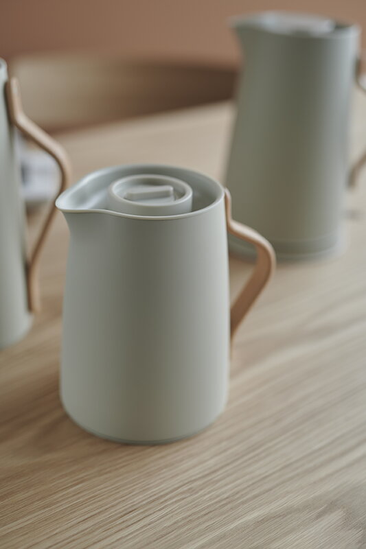 Stelton Emma vacuum jug for tea, soft sand | Finnish Design Shop