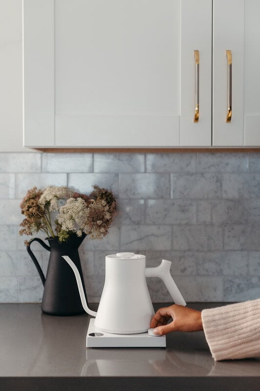 Fellow Stagg EKG Pro electric kettle, matte white, decoration image