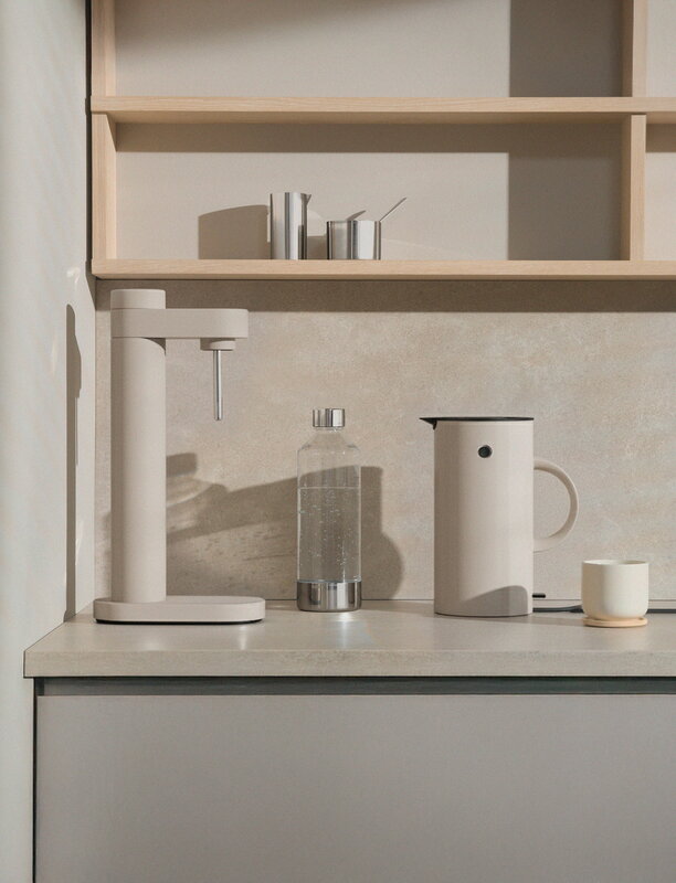 Stelton EM77 vattenkokare, sand, dekorationsbild