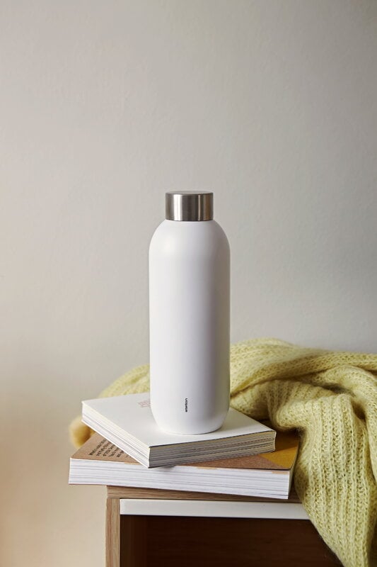Stelton Keep Cool vattenflaska, 0,6 l, soft chalk, dekorationsbild