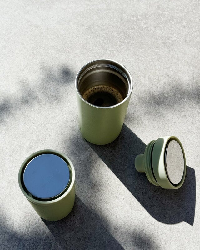 Stelton To Go Click termosmugg, 0,4 L, mjukt ormbunksgrön, dekorationsbild