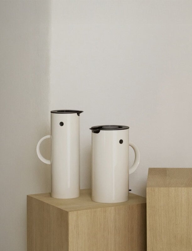 Stelton EM77 vattenkokare, sand, dekorationsbild