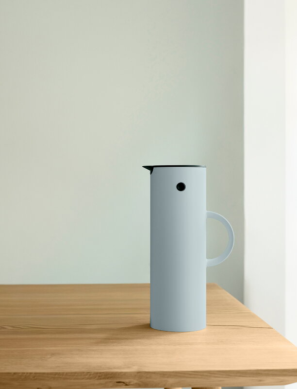 Stelton EM77 vacuum jug, 1 L, soft cloud, decoration image