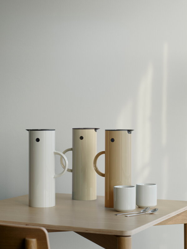 Stelton EM77 vacuum jug 1,0 L, sand, decoration image