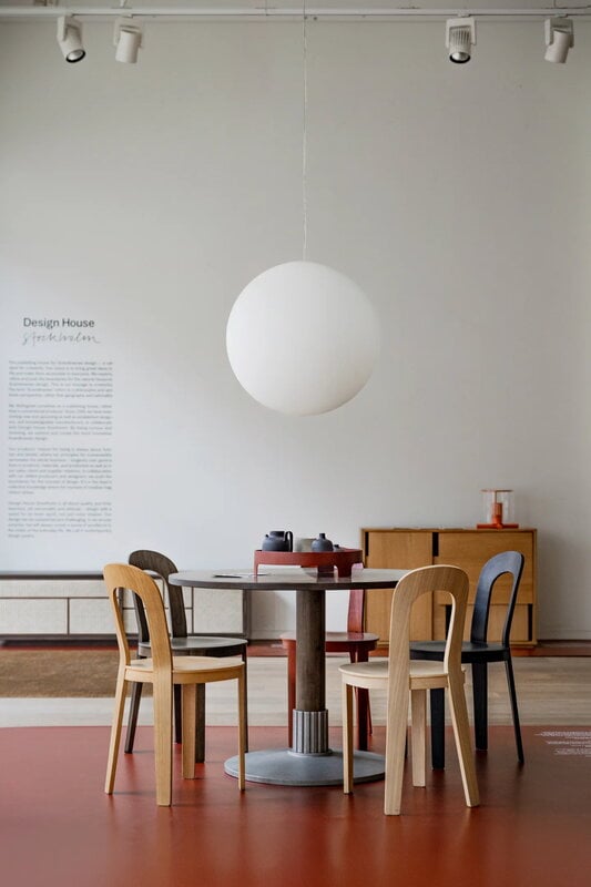 Design House Stockholm Tock pöytä, pyöreä, tumma tammi, näkymä 2