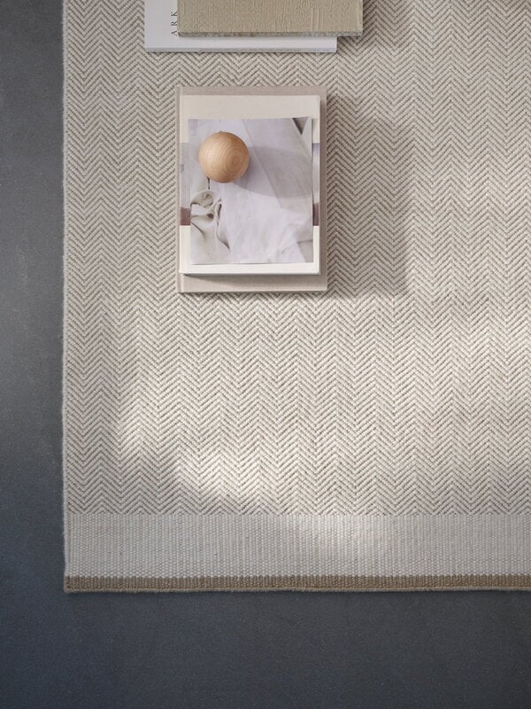 Linie Design Stratum Echo wool rug, white, decoration image