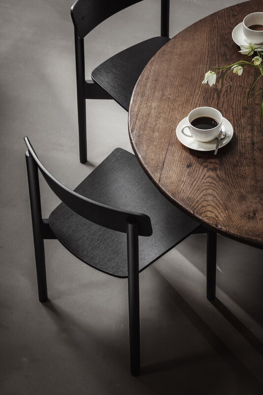TAKT T01 silla Cross, roble negro, imagen de decoración
