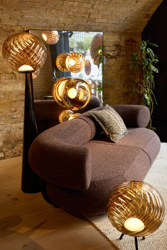 Tom Dixon Whirl Cone Fat lampe de sol, or - noir, image décorative