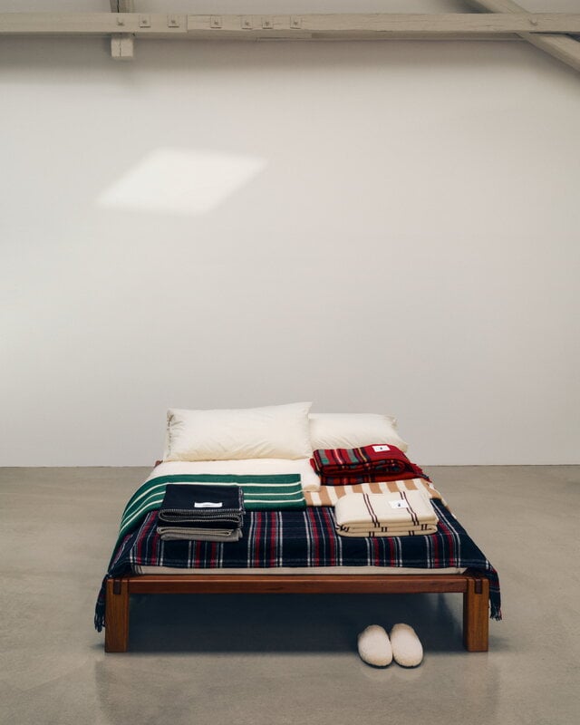 Tekla Lambswool blanket, 130 x 180 cm, dusk blue, decoration image