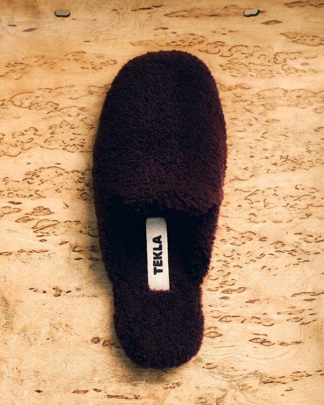 Tekla Slippers, wine, decoration image