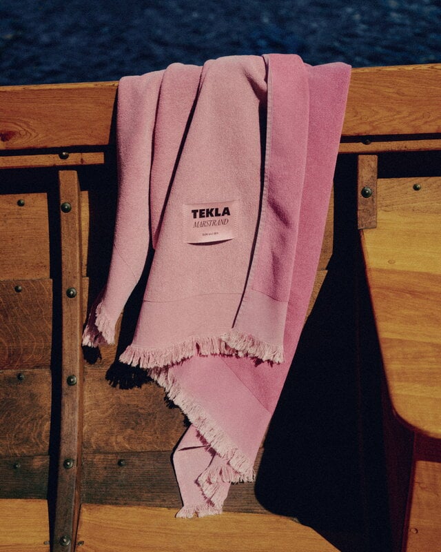 Tekla Rantapyyhe, 100 x 180 cm, sun bleached fuchsia, näkymä 2