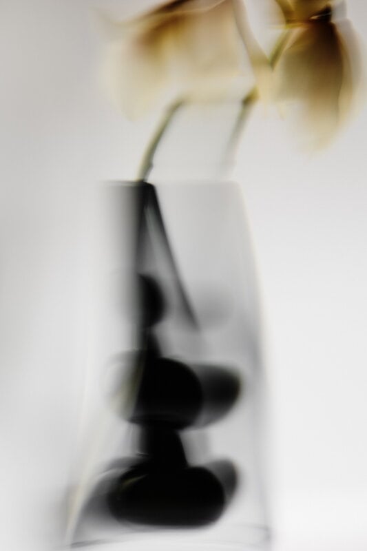 Tom Dixon Bump vase, cone, black, decoration image