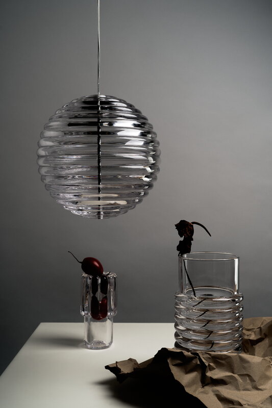Tom Dixon Press Sphere LED Pendelleuchte, 2700 K, klar, dekorationsbild