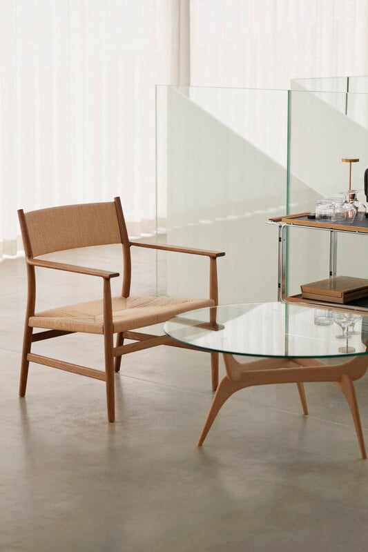 Brdr. Krüger TRIIIO coffee table, 90 cm, oiled oak - clear glass, decoration image