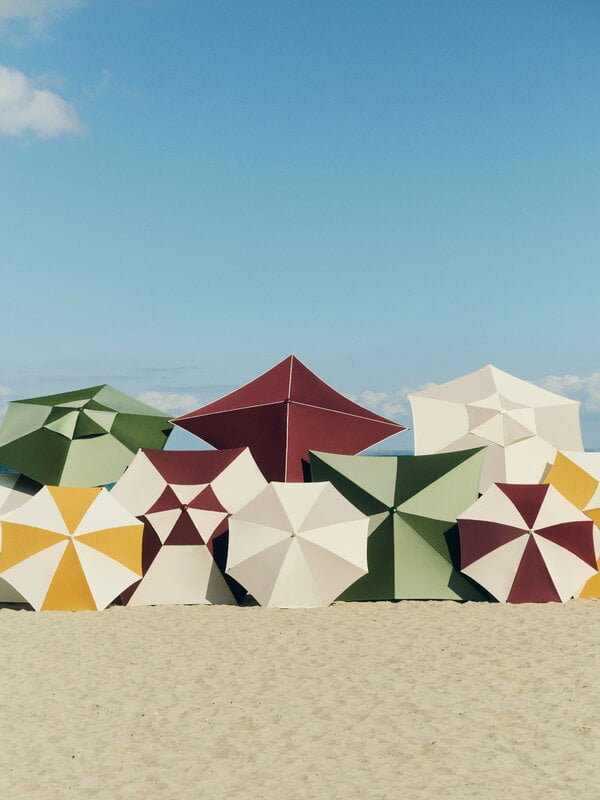 HAY Terrazza parasol, square, burgundy - off-white, decoration image