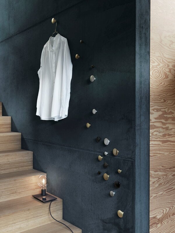 Muuto Dots Metal coat hook, brass, decoration image