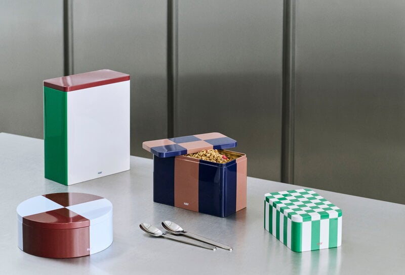 HAY Tin behållare, S, grön - off-white, dekorationsbild
