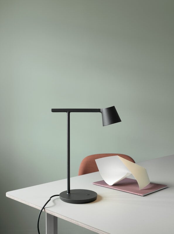 Muuto Tip table lamp, black, decoration image