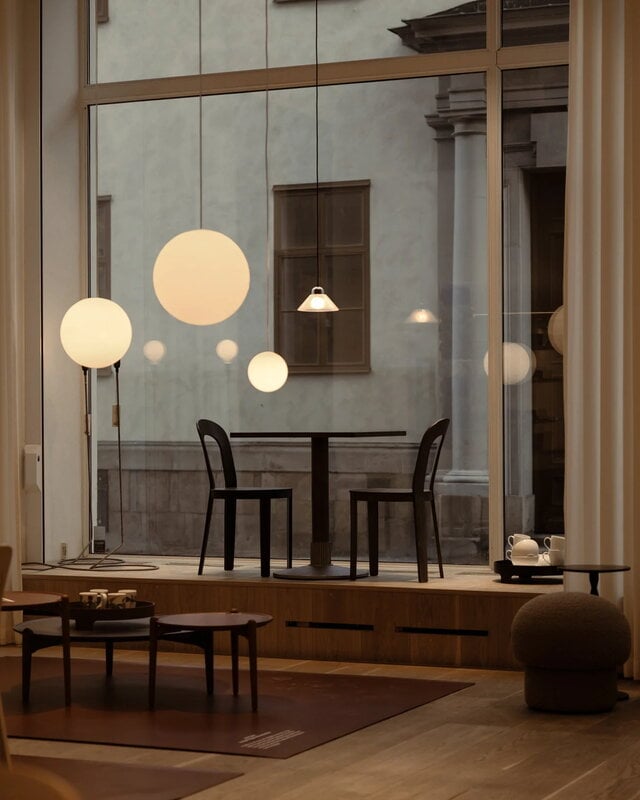 Design House Stockholm Tock pöytä, neliö, tumma tammi, näkymä 2