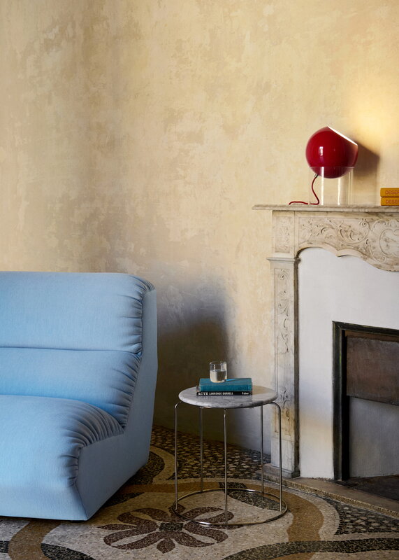 &Tradition Lampe de table Topan VP13, clair - rouge vermillon, image décorative